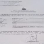 Wartawan Korban 3 Tahun Mencari Keadilan, Polres Madina Sektor Polsek Saibu Mandul "Pelaku Bermain Tik-Tok Terasistana.id Sumatra Utara - Lesmana H meminta keadilan kepada Polri seorang wartawan media online meminta keadilan kepada bapak kapolri, bapak Kapolda Sumatra Utara supaya menindak tegas para pelaku penganiayaan wartawan pada tahun 2022 yang diduga dilakukan oleh Boss Tambang Ilegal (PETI) di lokasi tambang Desa Tangga Bosi Bukit Siayo, Kabupaten Mandailing Natal Sumatra Utara, 8 Maret 2025. Dikatakan Korban Lesmana Helawa, Kapolres madina sektor Polsek Siabu tidur dalam menangani penganiayaan Waratawan 2022 diduga oleh bos tambang ilegal. "Kapolres mandina sektro Polsek Siabu tidur dalam menangani pelaku penganiayaan wartawan yang sudah 3 tahun terjadi sampai sampai sekarang 2025 pelaku bebas berkeliaran, sampai berita dinaikan Polres madina sektor polsek siabu tidak bisa menangkap pelaku bahkan pelakunya sering bermain tik-tok dengan tumpukan uang hasil tambang ilegal, nomor Hp pelaku aktif bahkan sering mengancam korban. Dikatakan Lesmana saya menduga kuat mulai dari Kepala desa muara batang gadis dan dinas terkait ikut serta melindungi pelaku karena menerima setoran dari pelaku. Sehingga mereka ikut melindungi pelaku penganiayaan. harapan korban supaya segera di tangkap dan oknum yang terlibat segera di copot dari jabatanya. Awal kejadian para pelaku penganiaya bertanya, “mana wartawan” lalu korban menjawab, apa bang tanpa basa basi pelaku dan kawan-kawannya memukuli korban sehingga bagian belakang kepala korban luka robek. Setelah kejadian tersebut korban melaporkan kejadian ini ke polsek siabu dengan nomor laporan STPL32/X/2022. Namun hingga sampai saat ini pada tahun 2025 tidak ada tindakan tegas dari polsek siabu polres madina menangkap para pelaku bahkan para pelaku berkeliaran dilokasi tambang emas dan tambang masih beroperasi hingga sampai saat ini.  Saat korban menkonfirmasi kembali via watsapp ke polsek saibu ,resrkim polek saibu Bribka Zulham sh menyarankan kepada korban untuk melimpahkan kasusnya ke polres madina karena polsek saibu sudah tidak bisa menangkap pelaku, selama 3 tahun pelaku masih menghirup udara segar polsek saibu tak berdaya dibuatnya. "Oke bang, mkasi infonya Pesan saya bang kalo masalah abang ini jangan dikit-dikit diviralkan karena dia lagi mantau kegiatan abang terkait pemberitaan, smakin abang viralkan nanti semakin sembunyi dia klo bisa saran saya terkait perkara abang limpahkan ke polres skalian hantam pertambangannya, ungkap Bribka Zulham sh . Masih dikatakan Bribka Zulham sh, jika abang mau kerja sama, saya kasi solusinya.